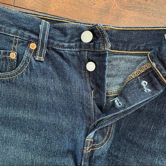 Levi’s Shorts - Picture 2 of 3